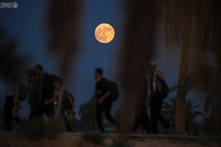 سوی ماه حرم