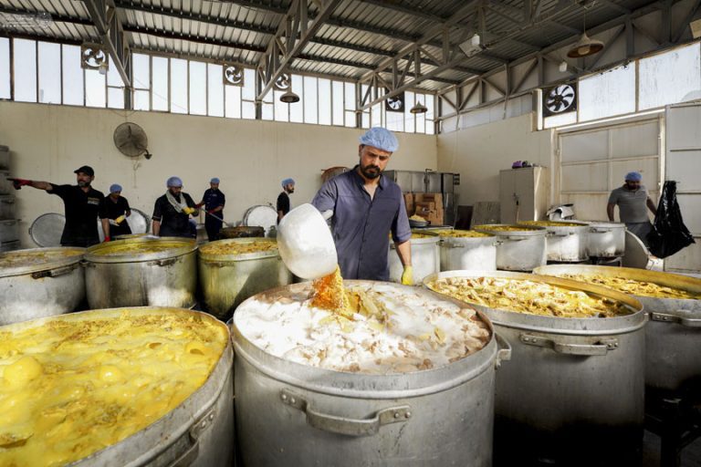 پذیرایی از زائران حسینی