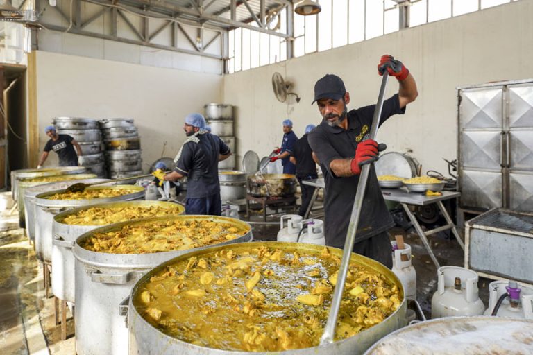 پذیرایی از زائران حسینی