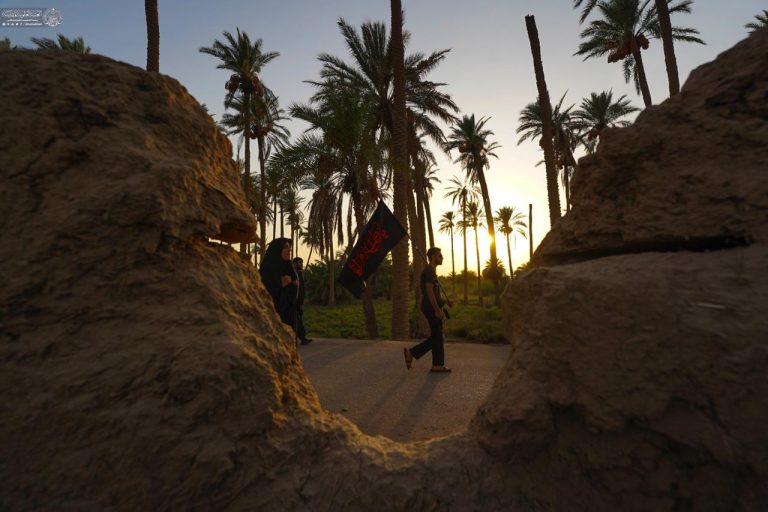 زائران اربعین، راهی حرم سیدالشهدا علیه‌السلام شده‌اند.