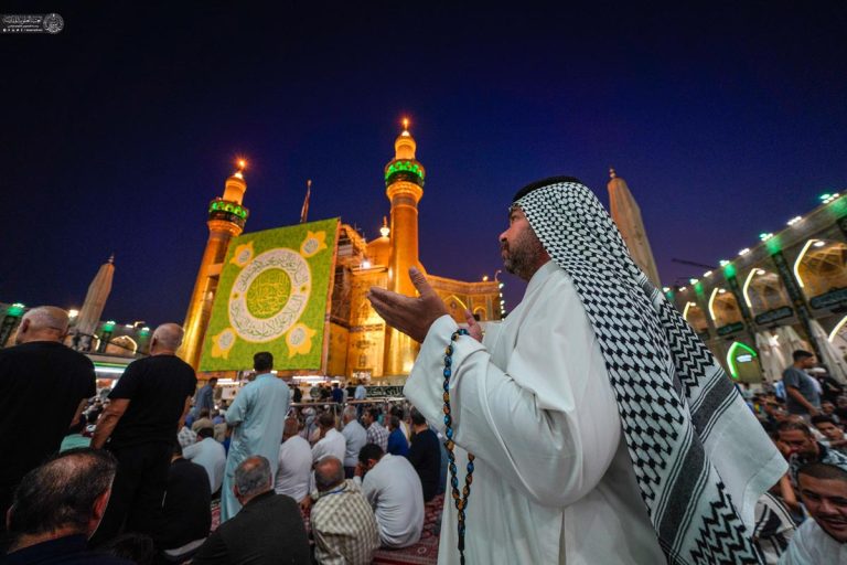 شکوه جشن میلاد پیامبر رحمت در حرم مطهر علوی