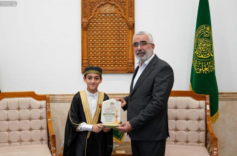 تجلیل آستان مقدس علوی از برگزیدگان مسابقات قرآنی و مدیحهسرایی حسینی