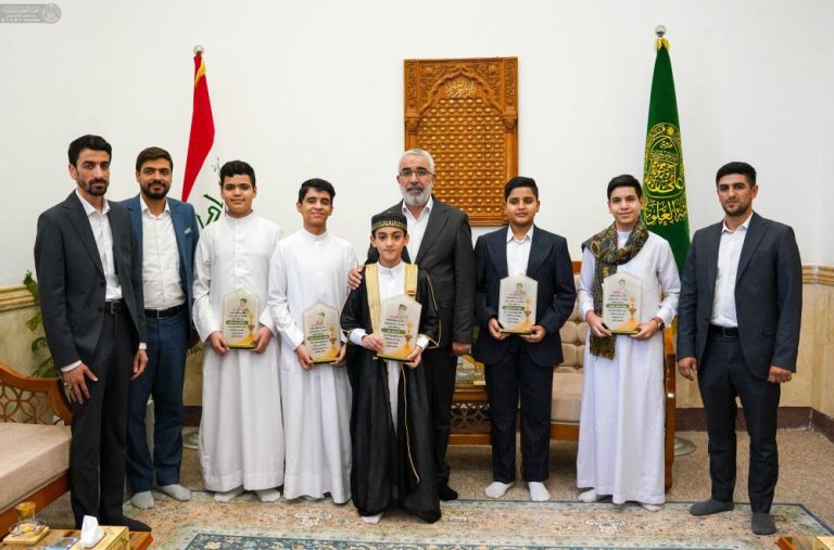 تجلیل آستان مقدس علوی از برگزیدگان مسابقات قرآنی و مدیحهسرایی حسینی