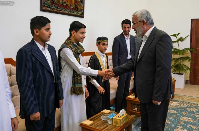 تجلیل آستان مقدس علوی از برگزیدگان مسابقات قرآنی و مدیحهسرایی حسینی