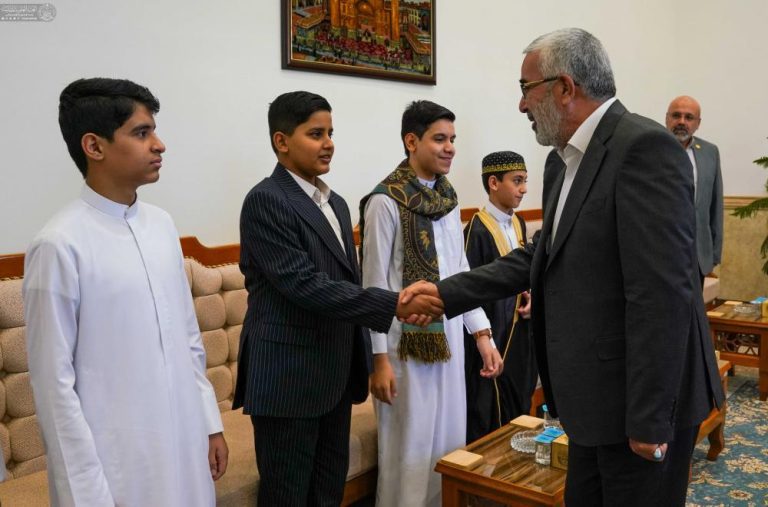 تجلیل آستان مقدس علوی از برگزیدگان مسابقات قرآنی و مدیحهسرایی حسینی