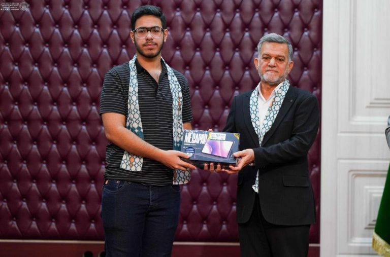 تجلیل از دانشجویان