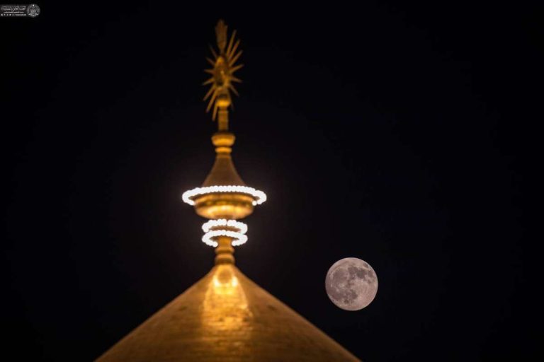 ماه کامل بر فراز گنبد مطهر علوی