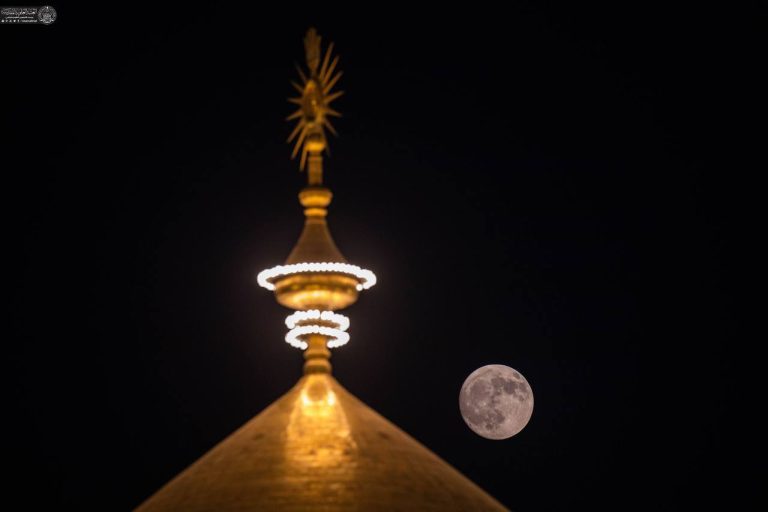 ماه کامل بر فراز گنبد مطهر علوی