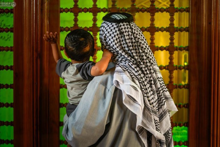 عطر حضور زائران در یکشنبه‌های علوی