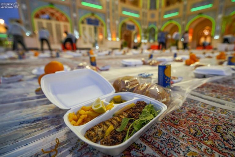 سفرهٔ کرامت علوی در شب میلاد عقیله بنی‌هاشم گسترده شد