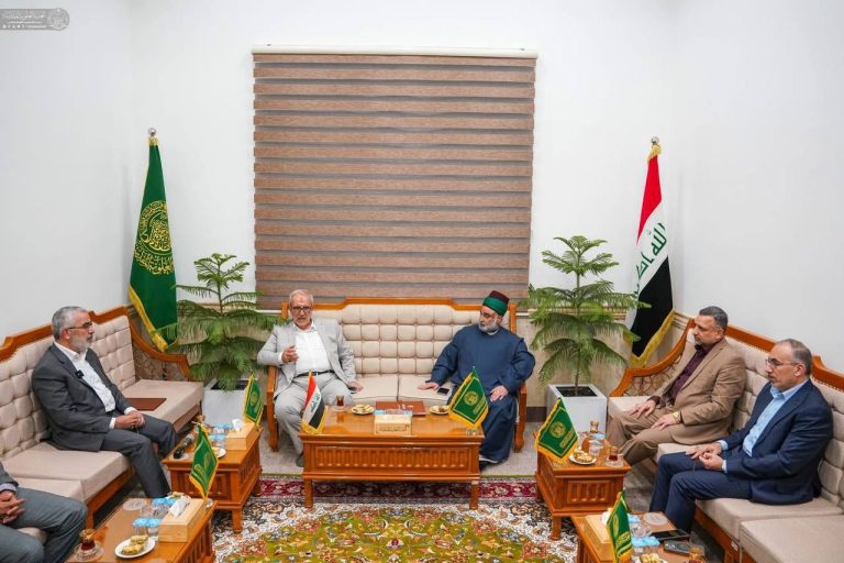 نشست متولیان