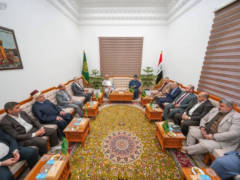 نشست متولیان