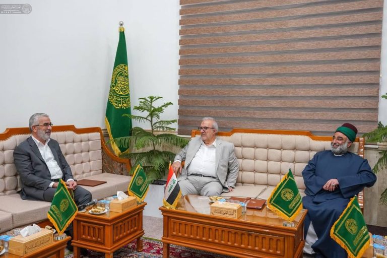 نشست متولیان