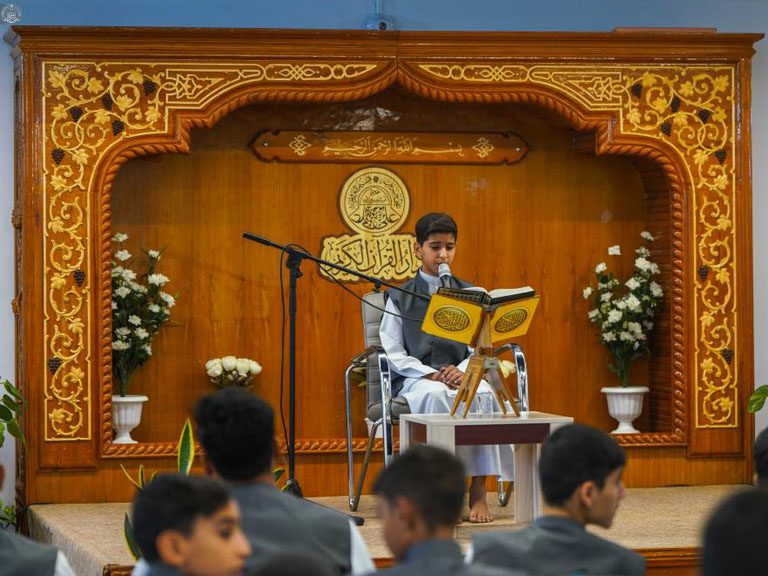 تجلیل از برگزیدگان