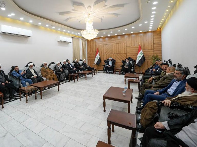 استقبال از میهمانان همایش نائینی