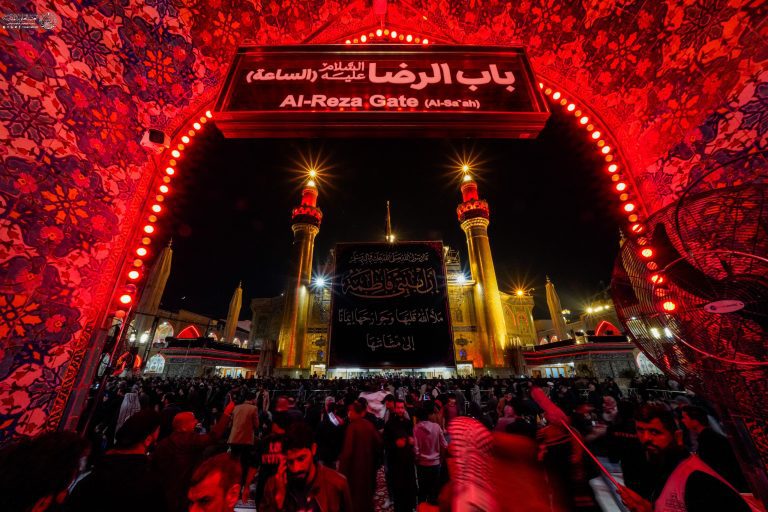 حال‌و‌هوای حزن‌انگیز حرم مطهر علوی در شب شهادت سرور بانوان عالم