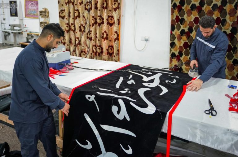 آمادهسازی کتیبههای سالروز شهادت حضرت زهرا (سلاماللهعلیها)