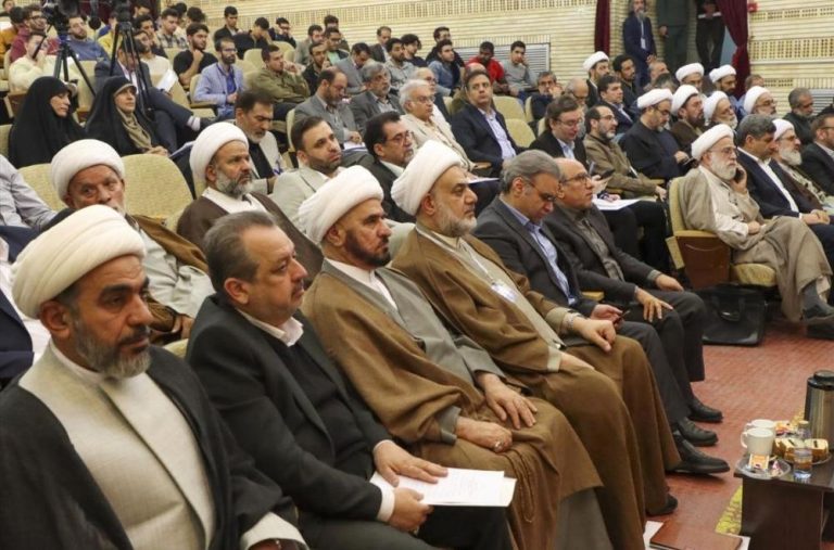 حضور هیئتی از آستان مقدس علوی در همایش بین‌المللی بزرگداشت علامه یزدی در ایران