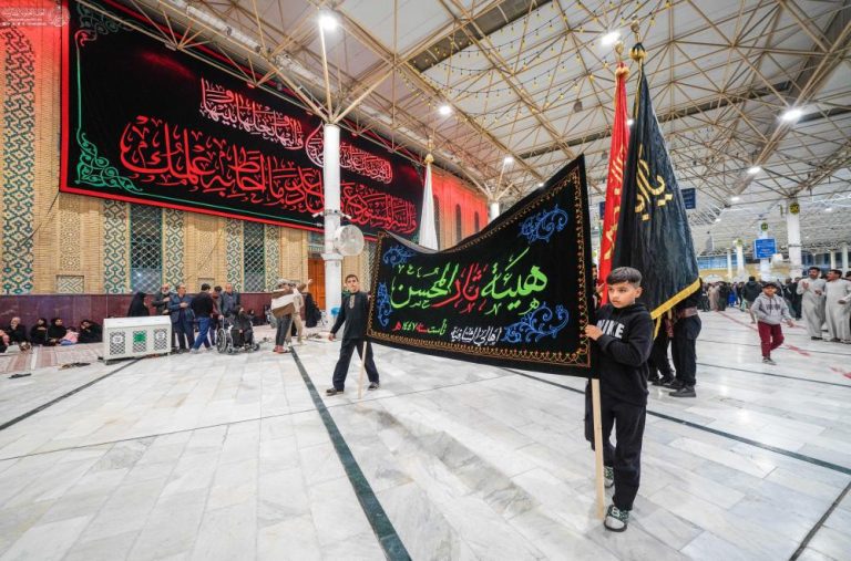 میزبانی حرم مطهر علوی از هیئت‌های عزاداری در ایام شهادت حضرت زهرا (سلام‌الله‌علیها)