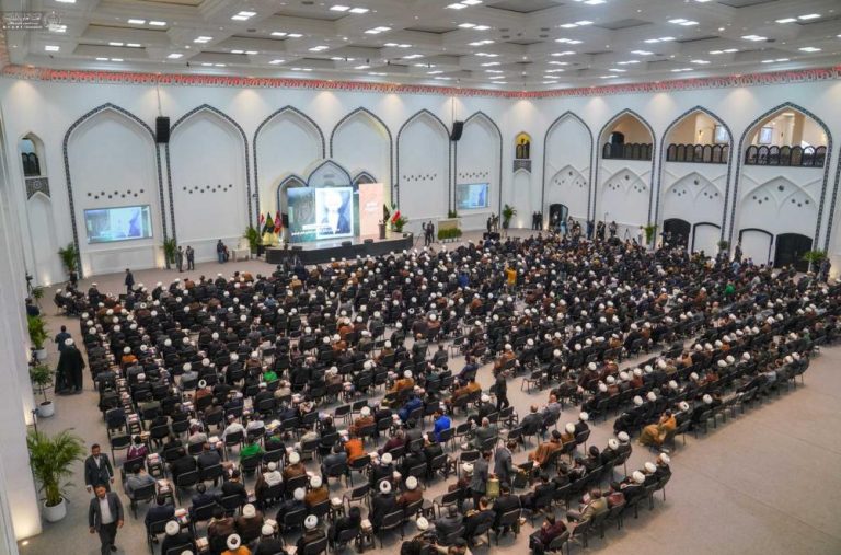 سخنرانی تولیت در همایش نائینی