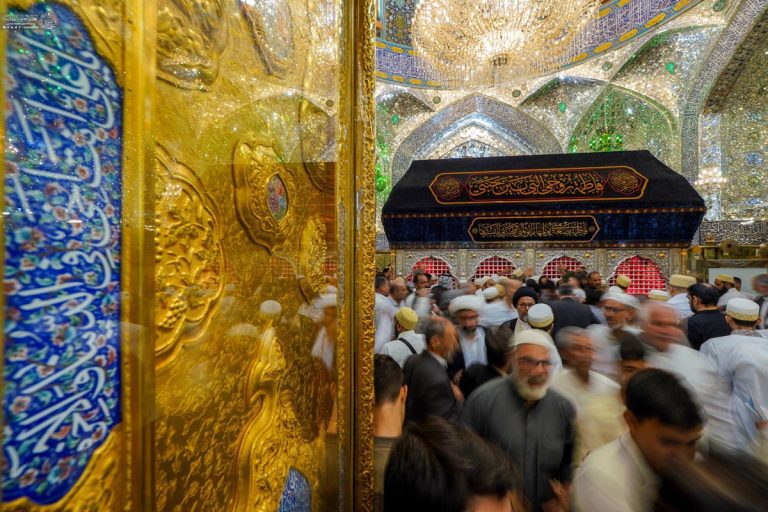 حال‌و‌هوای حرم مطهر علوی در روز زیارتی آن حضرت