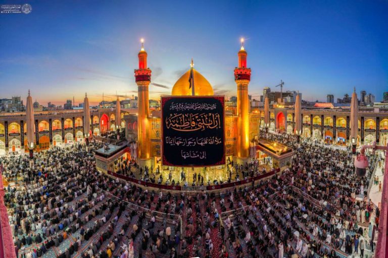 حرم مطهر علوی در عزای حضرت زهرا (سلام‌الله‌علیها) سیاه‌پوش شد