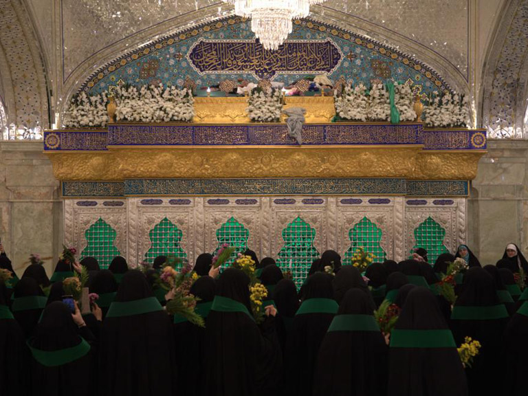 راهنمای بانوان زائر