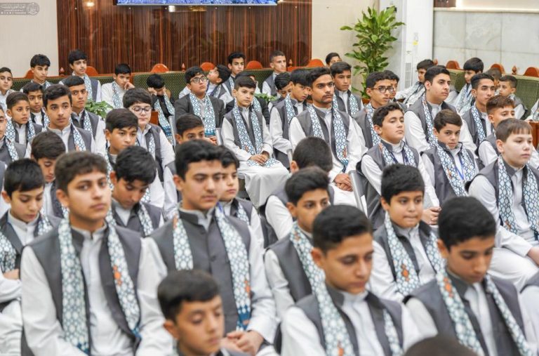 دیدار دوستانۀ دانشآموزان ممتاز مرکز آموزش قرآنی با تولیت آستان مقدس علوی 4