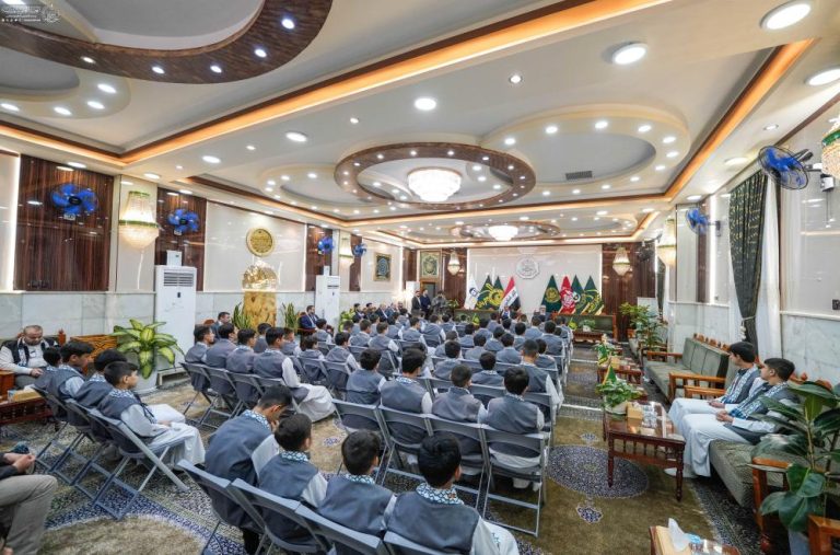 دیدار دوستانۀ دانشآموزان ممتاز مرکز آموزش قرآنی با تولیت آستان مقدس علوی 5