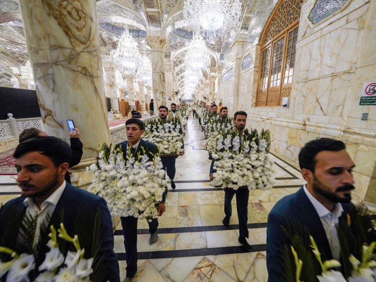 گلآرایی رواقهای حرم