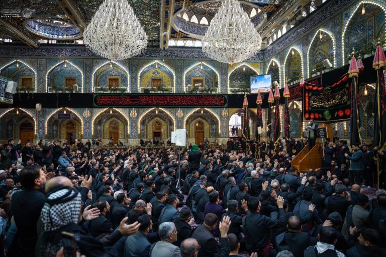 عزاداری خدام علوی در سالروز وفات ام‌البنین (سلام‌الله‌علیها) در آستان عباسی۱۰