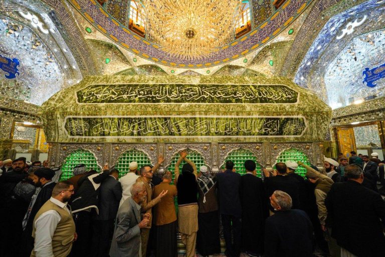 قرار عاشقانه زائران، هر یکشنبه در حرم مطهر علوی 3