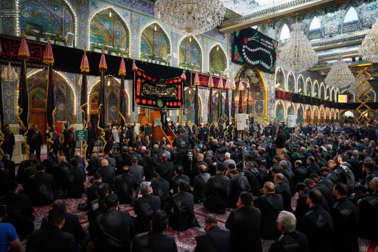 عزاداری خدام علوی در سالروز وفات ام‌البنین (سلام‌الله‌علیها) در آستان عباسی۴