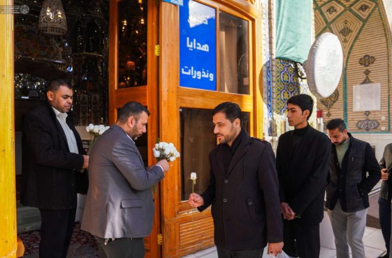 توزیع ۶۰هزار هدیۀ متبرک میان زائران 1