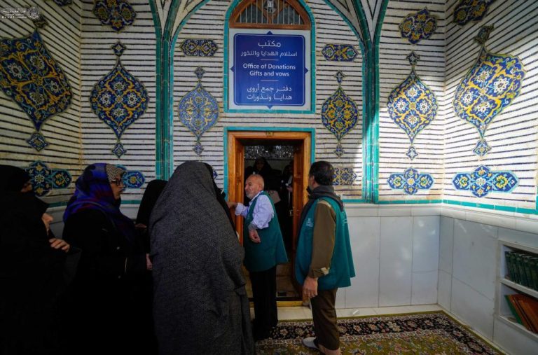 توزیع ۶۰هزار هدیۀ متبرک میان زائران 3