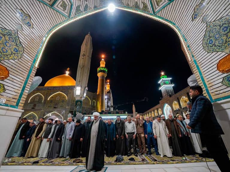 اقامۀ باشکوه نماز جماعت