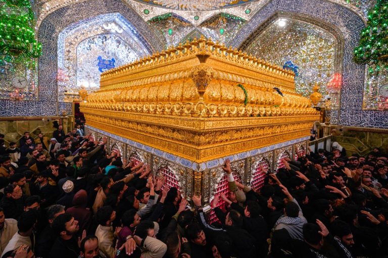 ضریح مطهر علوی رنگ عزا به خود گرفت