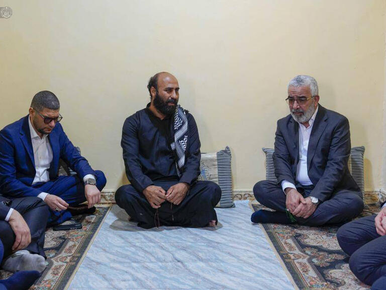 دیدار خانوادۀ شهدا بصره