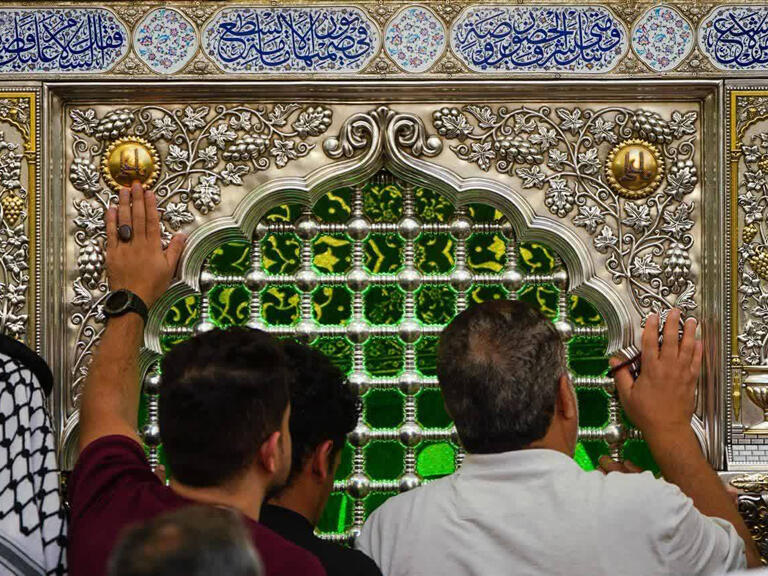 با علی