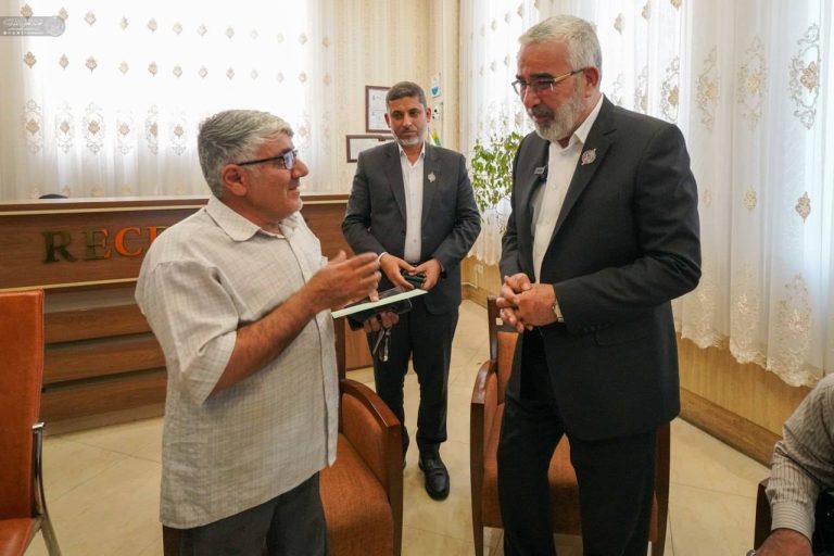 دیدار تولیت آستان مقدس علوی با خانواده‌های آسیب‌دیدۀ جنگ اخیر در تهران