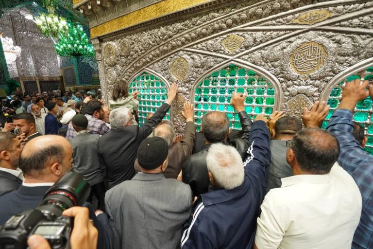 مشرف شدن تولیت آستان مقدس علوی به زیارت حرم امام رضا (علیهالسلام)