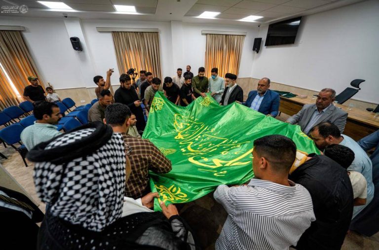دیدار هیئتی از آستان مقدس علوی با خانوادۀ شهدا و مجروحان در استان ذی‌قار
