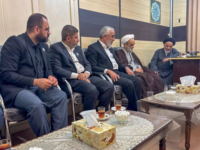 حضور تولیت آستان مقدس علوی در دفتر آیت‌الله سیستانی در مشهد