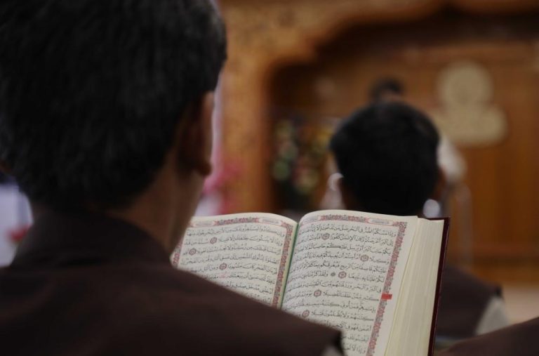 برگزاری مسابقۀ قرآنی ویژۀ دانشآموزان ممتاز توسط آستان مقدس علوی