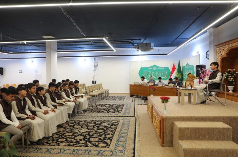 برگزاری مسابقۀ قرآنی ویژۀ دانشآموزان ممتاز توسط آستان مقدس علوی