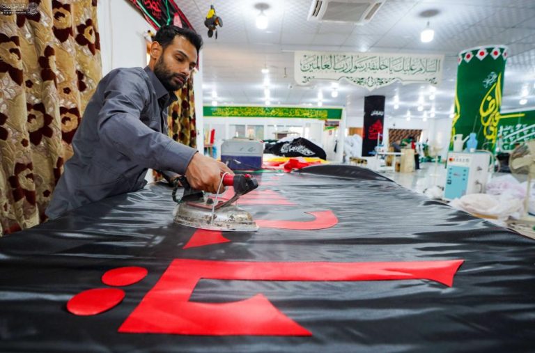 حرم مطهر علوی رنگ و بوی محرم به خود گرفت