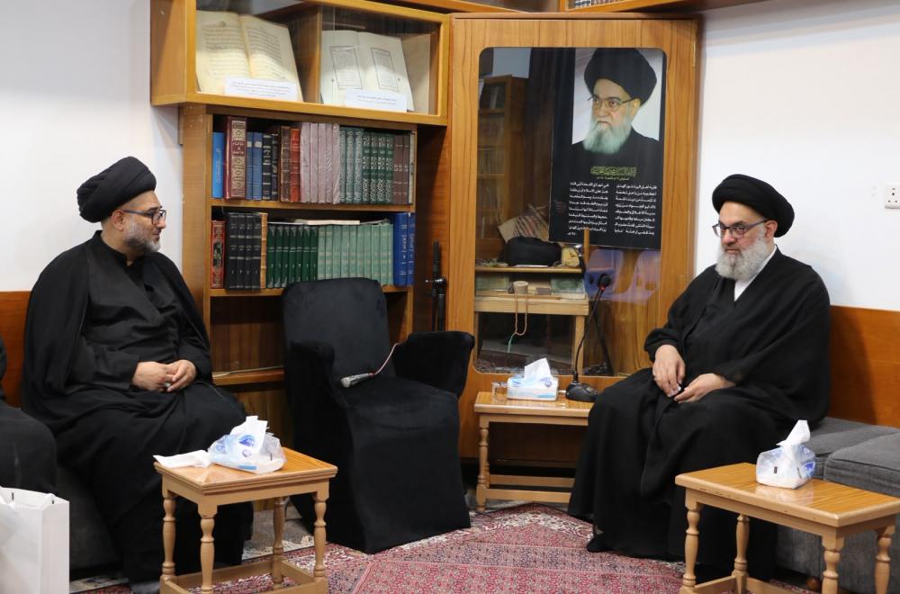 دیدار هیئتی از آستان مقدس علوی با آیت‌الله سید محمدصادق الخرسان