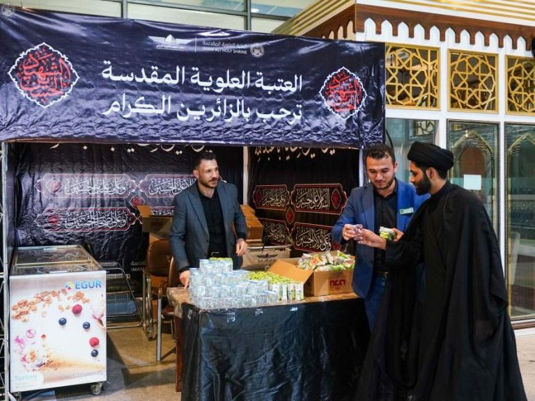 استقبال از زائران اربعین در فرودگاه نجف
