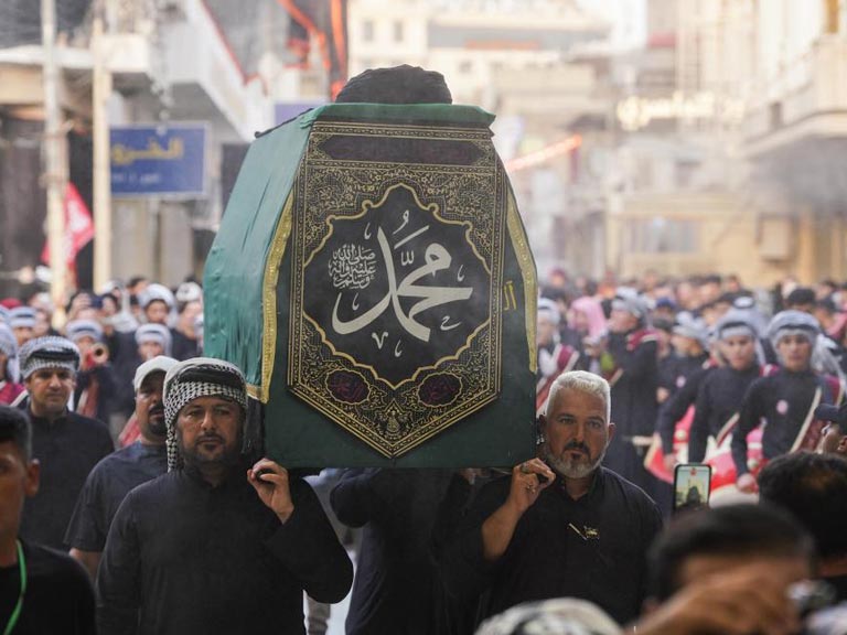 آستان مقدس علوی میزبان بیش‌ از ۱۰۰ موکب در شب شهادت پیامبر خاتم بود