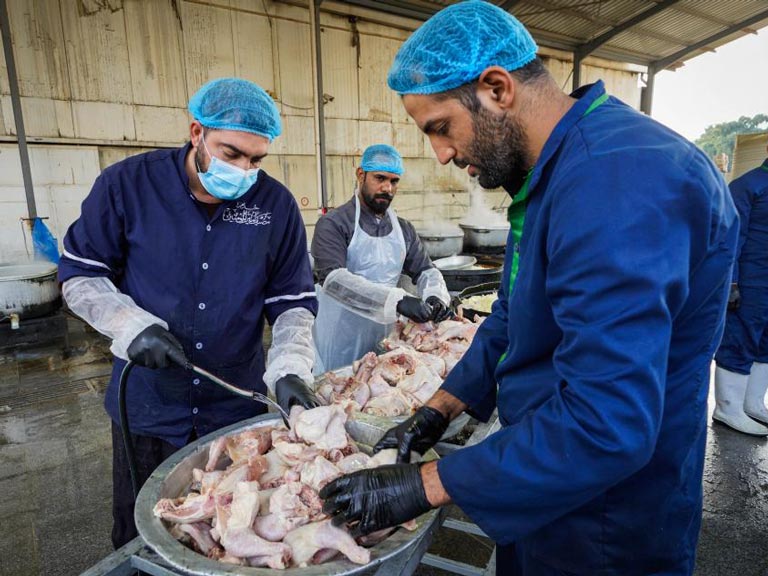 خدمت‌رسانی آستان مقدس علوی به زائران سامرا